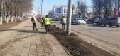 Выравнивание грунта в сквере Комсомольцев.